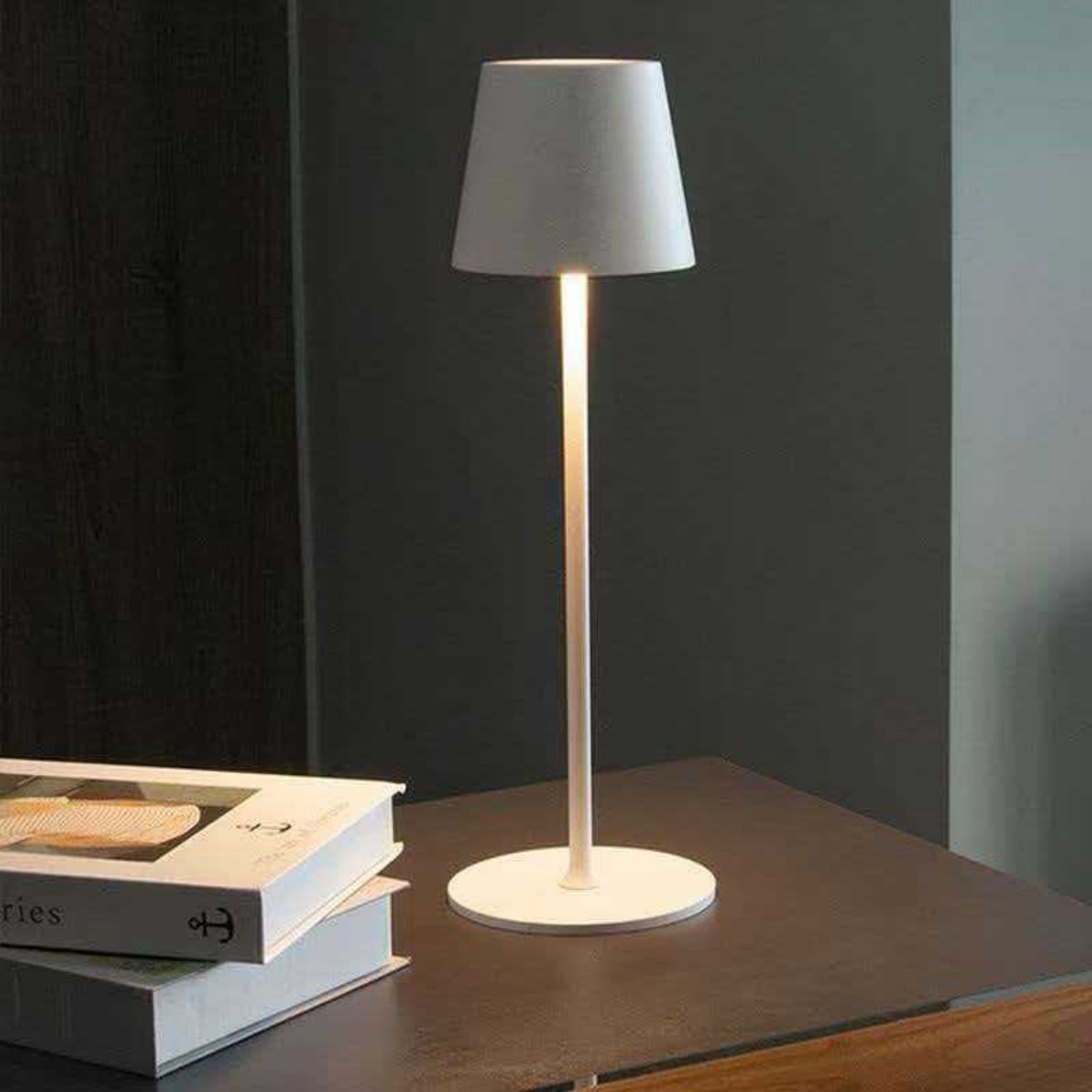 Gold cordless rechargeable table lamp