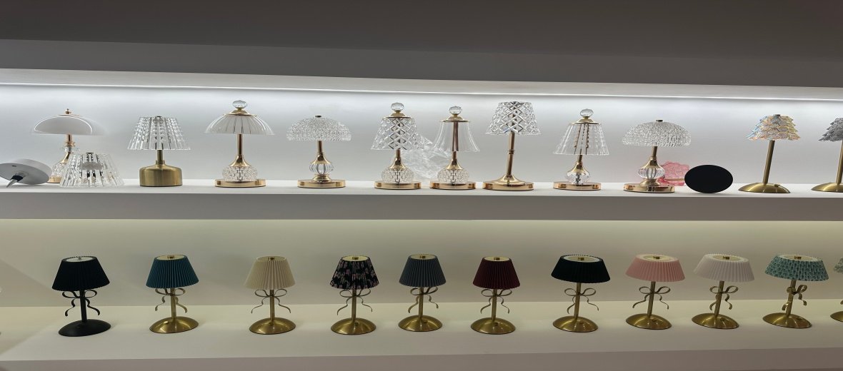 Cordless table lamp used in a modern interior