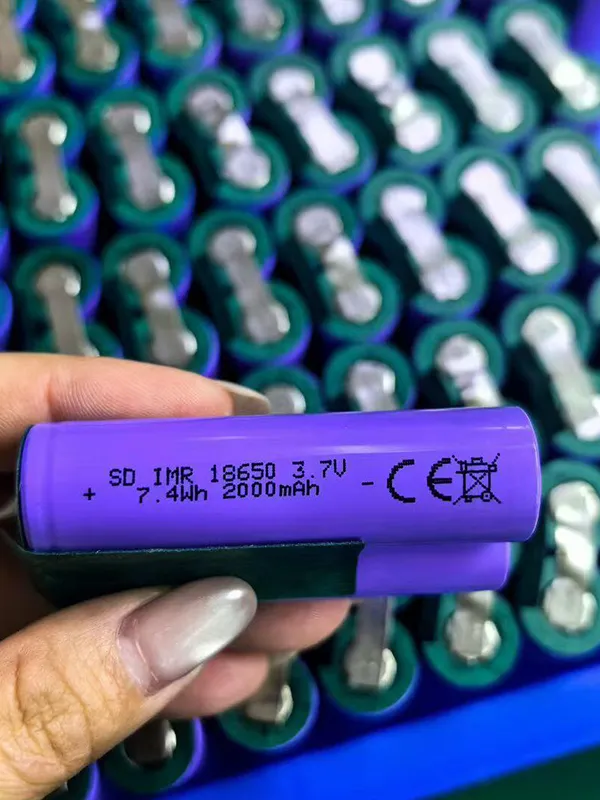 Rechargeable lithium battery cell for custom cordless lighting