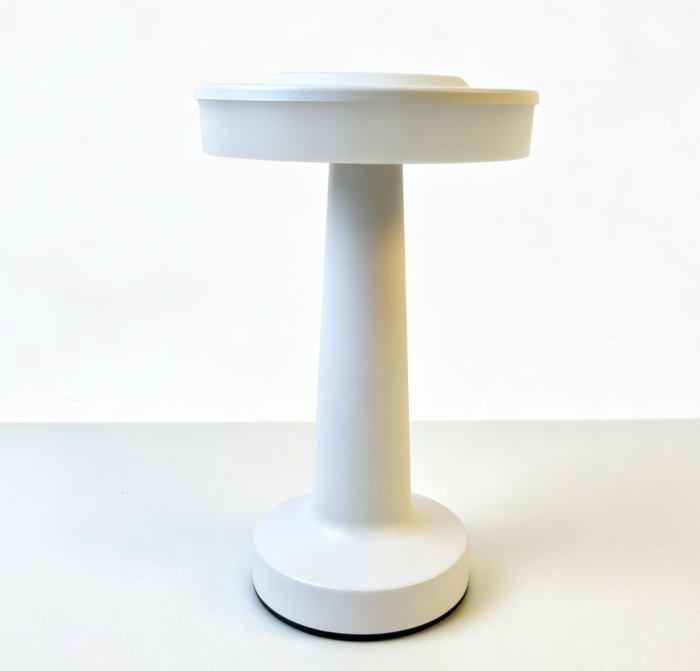 T005 - White