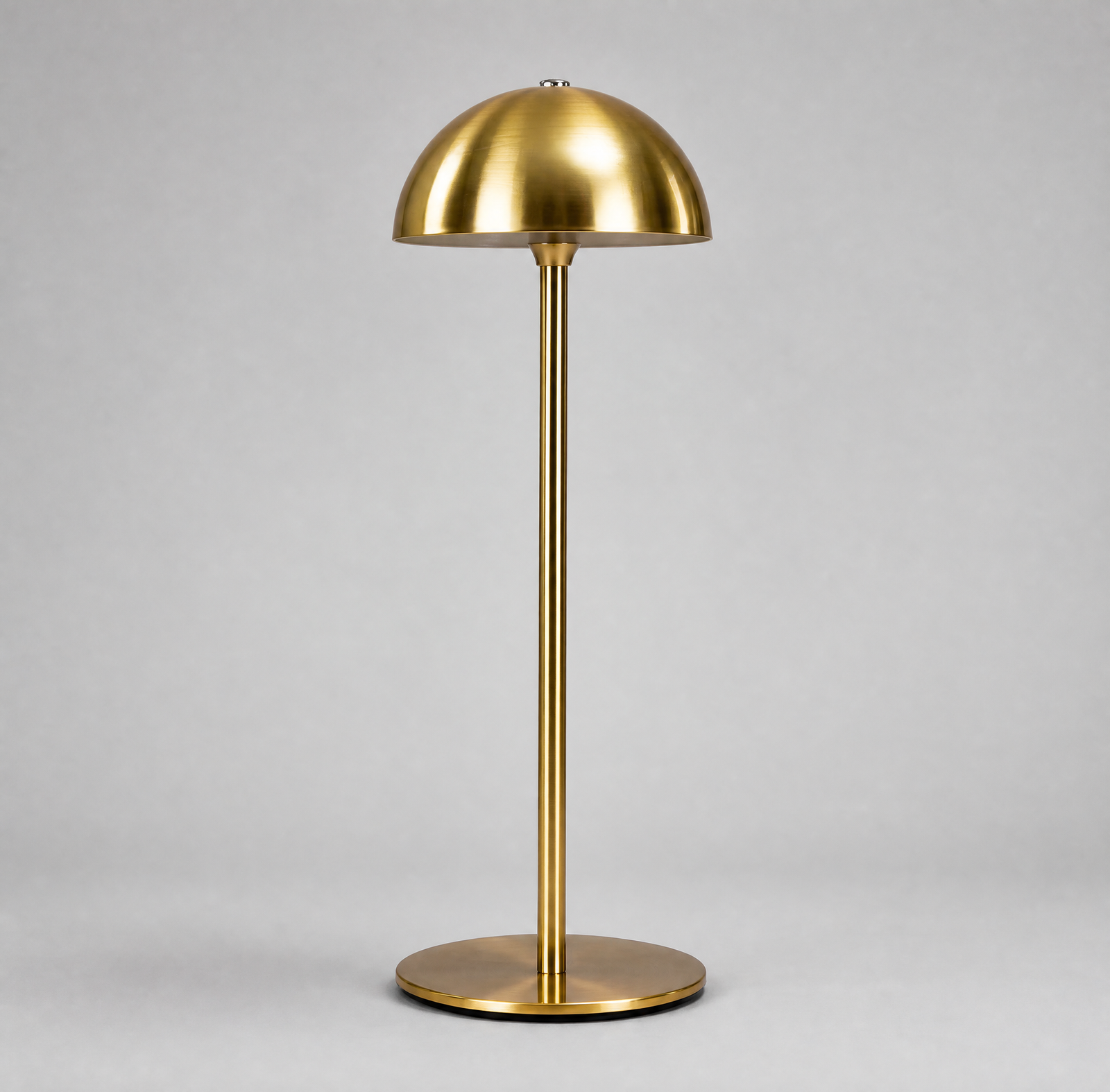 Small Cordless Rechargeable Table Lamp for Restaurant Bar - Image 2